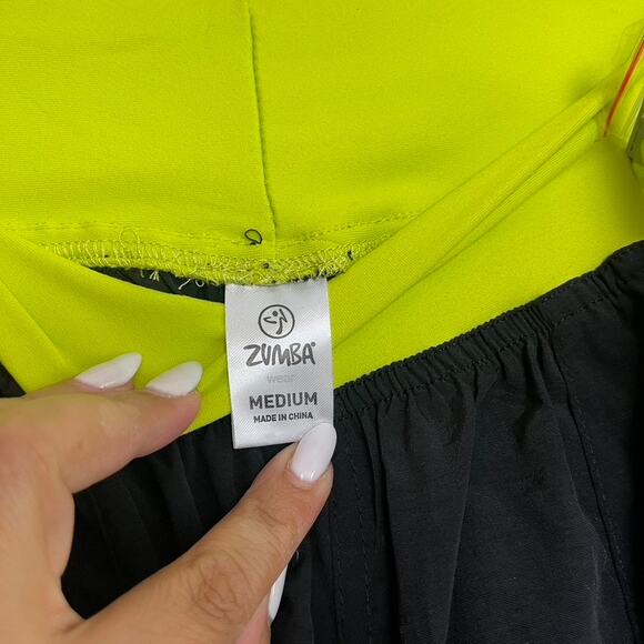 NWT Zumba Simply Shine Black Cargo Performance Dance Activewear Pants Women's M - Picture 4 of 6